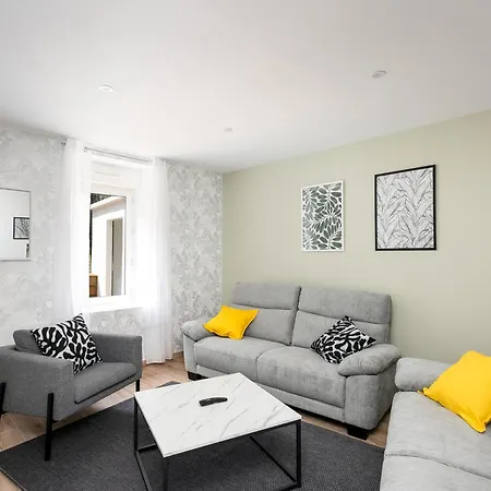 Independante Fou De Bassan * بريست